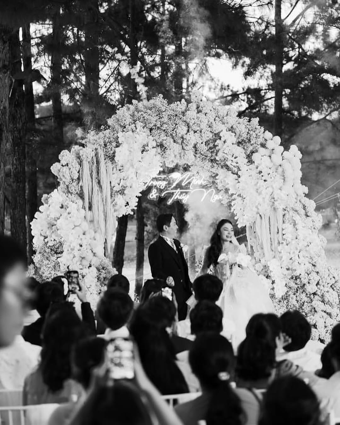 Trang trí đám cưới bãi biển và kinh nghiệm tổ chức lễ cưới ngoài trời - The Pine Wedding Planner
