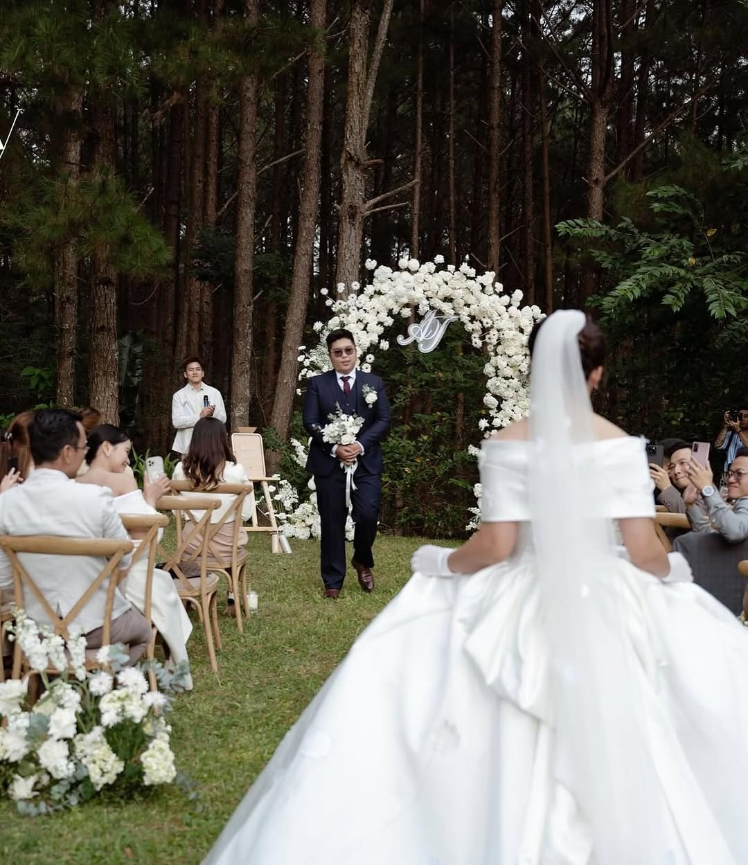 Tổ Chức Tiệc Cưới Quy Mô Nhỏ Ngoài Trời Với Lối Đi Lễ Đường Rừng Thông Đà Lạt - The Pine Wedding Planner