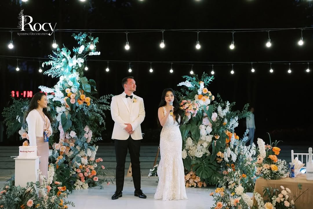 Bàn Gallery Tiệc Cưới Ngoài Trời - Không Gian Kể Chuyện Tình Yêu Tại Đà Lạt - The Pine Wedding Planner
