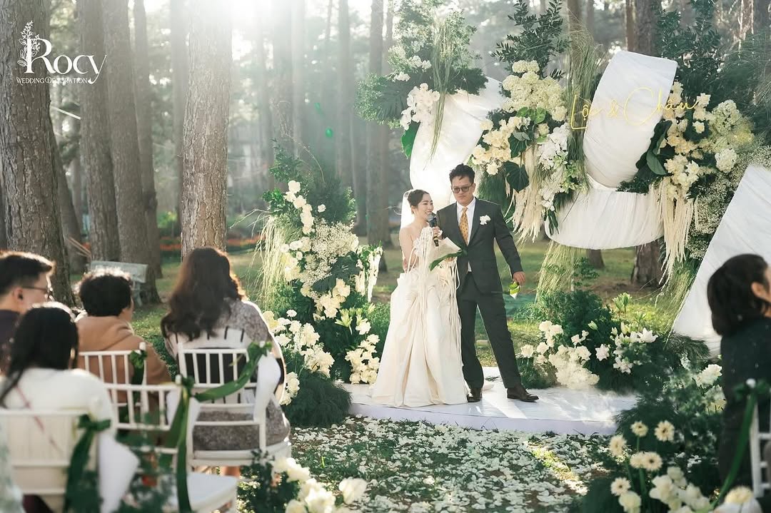 Viết vow cho chú rể - Khoảnh Khắc Tiệc Cưới Lãng Mạn Và Câu Chuyện Tình Yêu Tại Đà Lạt - The Pine Wedding Planner