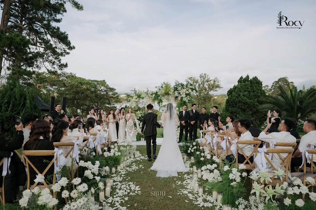 Kịch bản đám cưới xúc động - Nghi thức lễ gia tiên truyền thống của cô dâu chú rể Việt Nam