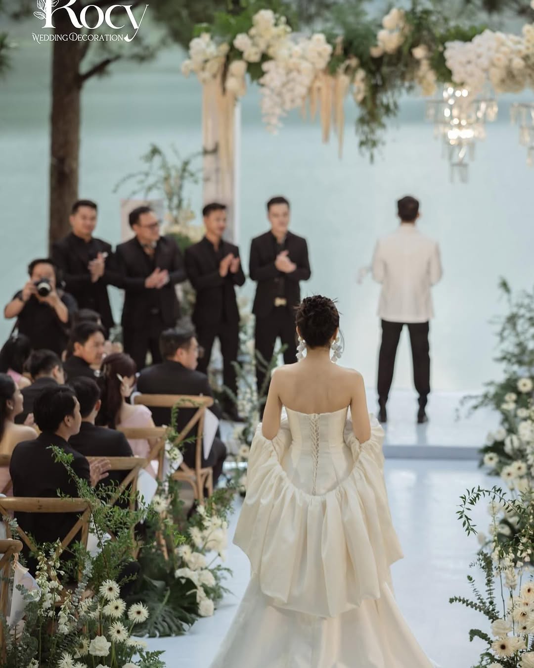 Trang Trí Tiệc Cưới Ngoài Trời TPHCM - Bàn Tiệc Gallery Fine Art Wedding The Pine Wedding Planner