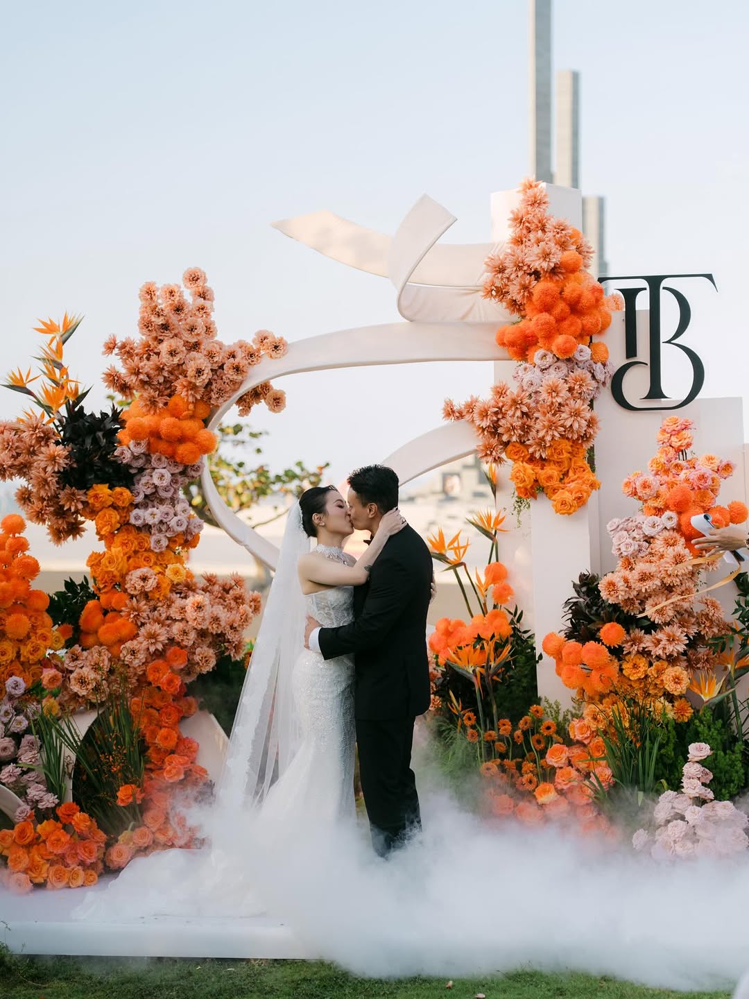 Địa Điểm Tiệc Cưới Ven Sông Với Bàn Tiệc Gallery Fine Art Trang Trí Hoa Tươi Đà Lạt - The Pine Wedding Planner